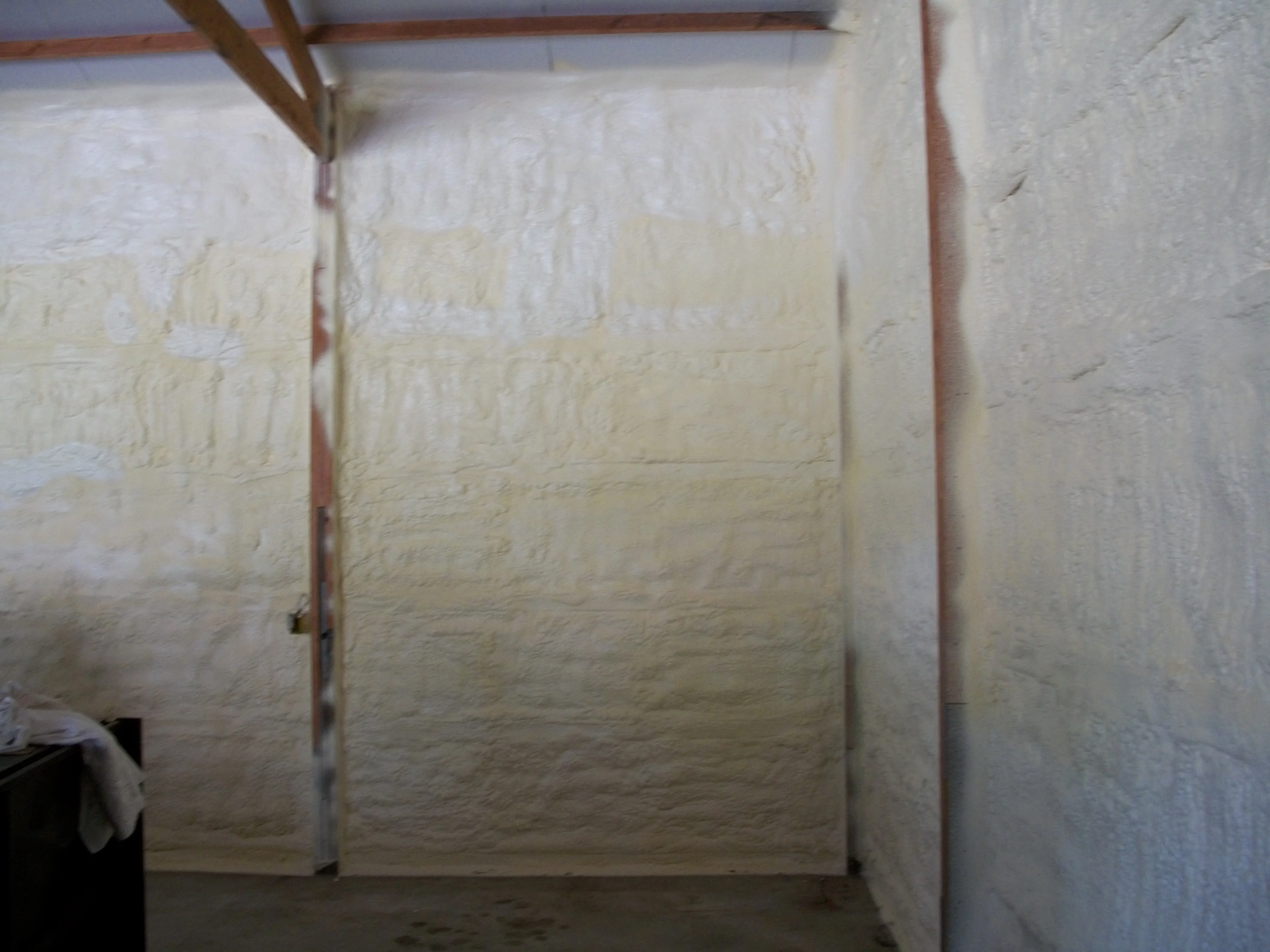 Garage wall spray foam insulation
